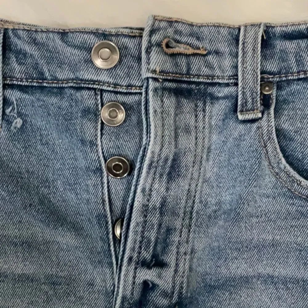Shorts - Picture 2 of 4